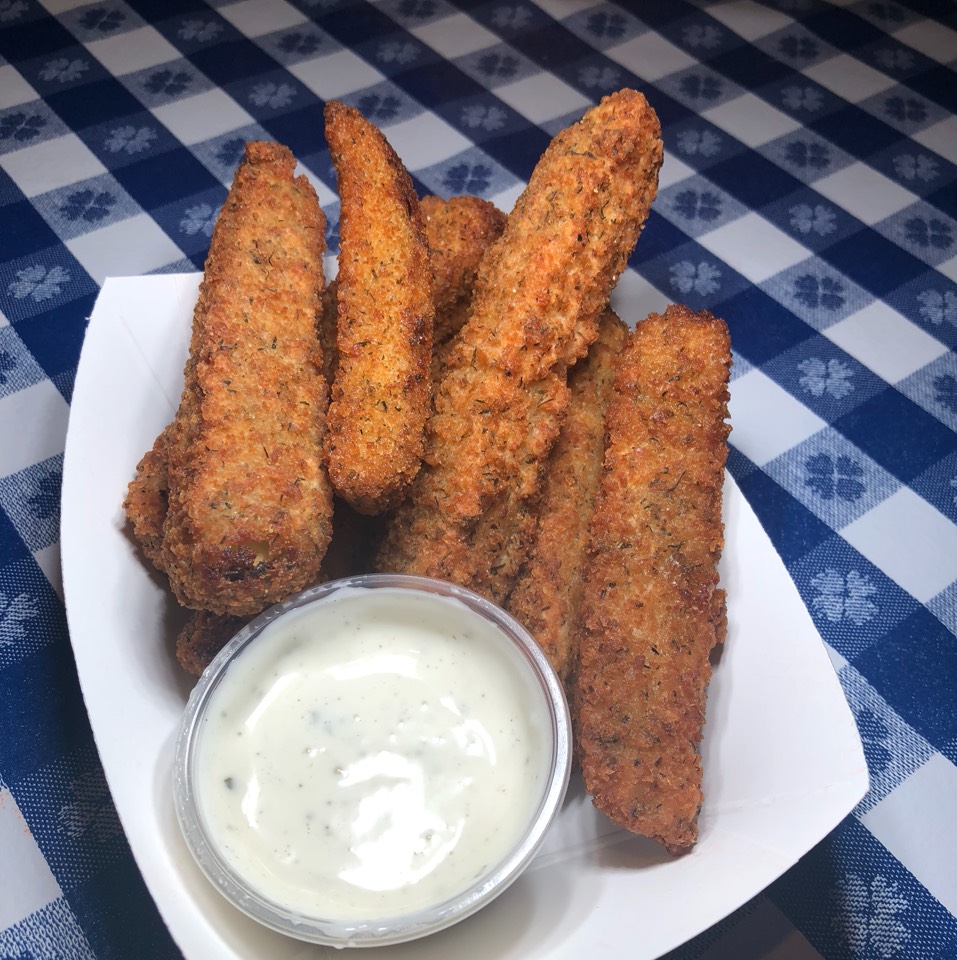 Fried Pickles at Gus's World Famous Fried Chicken on #foodmento http://foodmento.com/place/12045