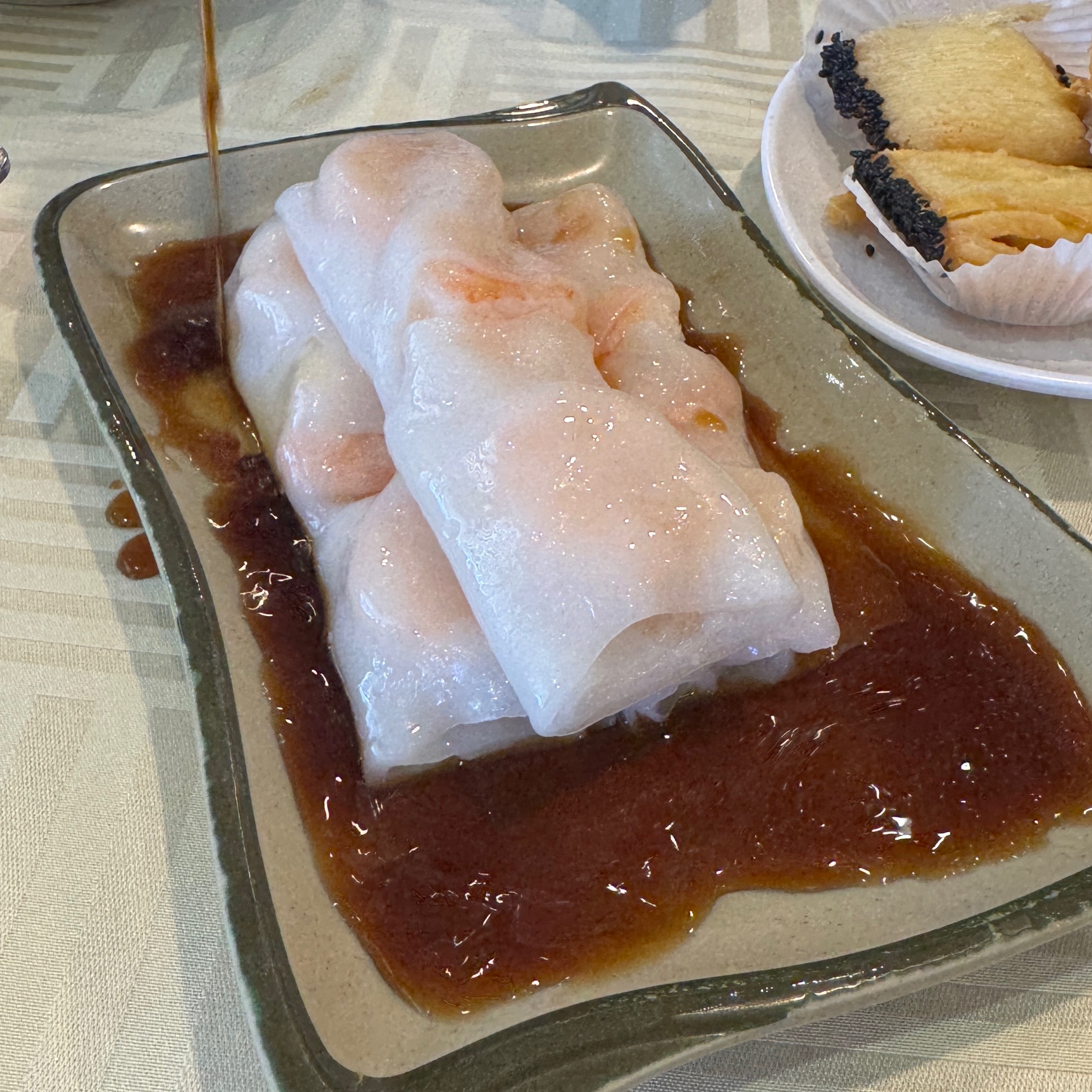Rice Roll With Shrimp at Sea Harbour Seafood Restaurant on #foodmento http://foodmento.com/place/12063