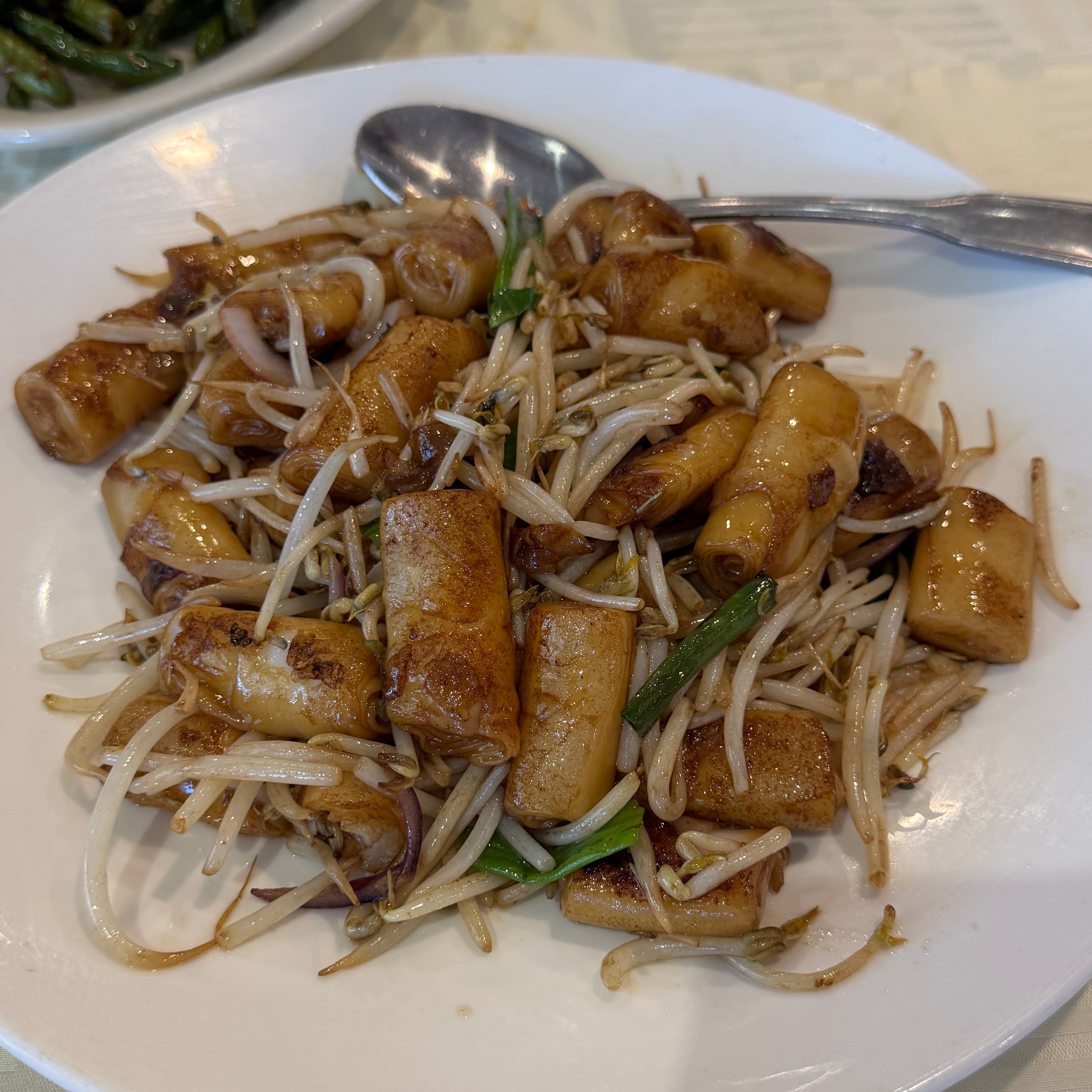 Stir Fried Rice Noodle Roll With Soy Sauce $18.80 at Sea Harbour Seafood Restaurant on #foodmento http://foodmento.com/place/12063
