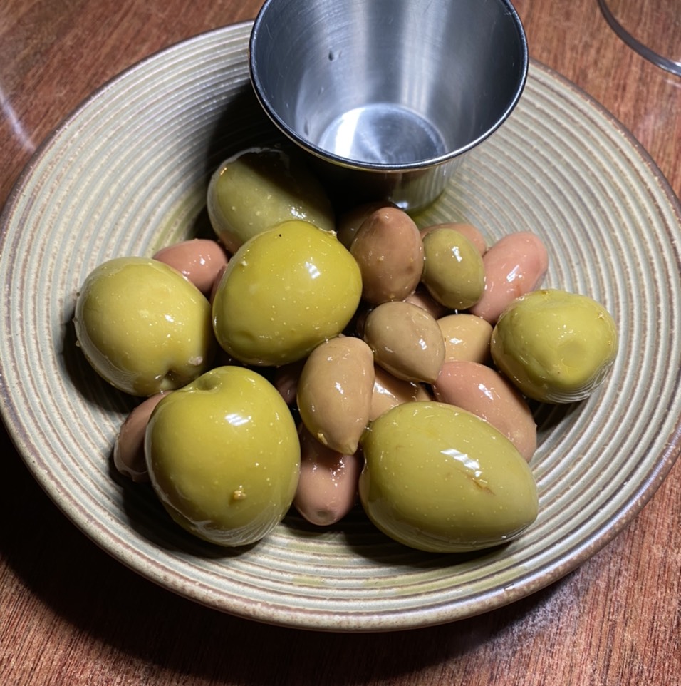 Losada Olives from Michael's Restaurant on #foodmento http://foodmento.com/dish/49501