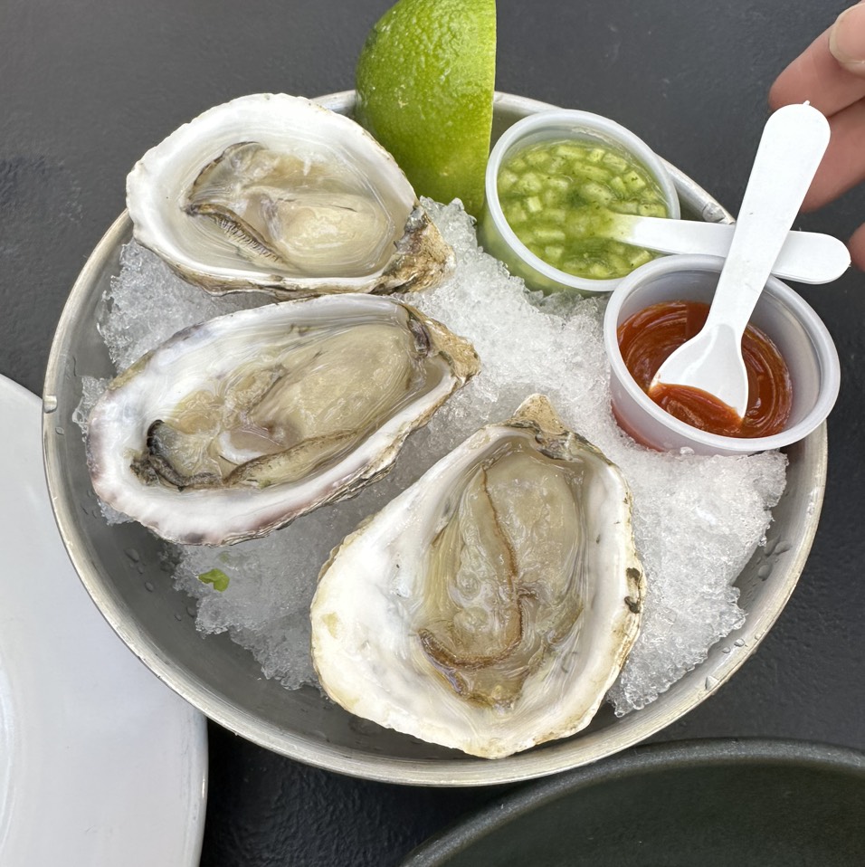 Shigoku Oysters $11 $20 $36 at Holbox on #foodmento http://foodmento.com/place/12087