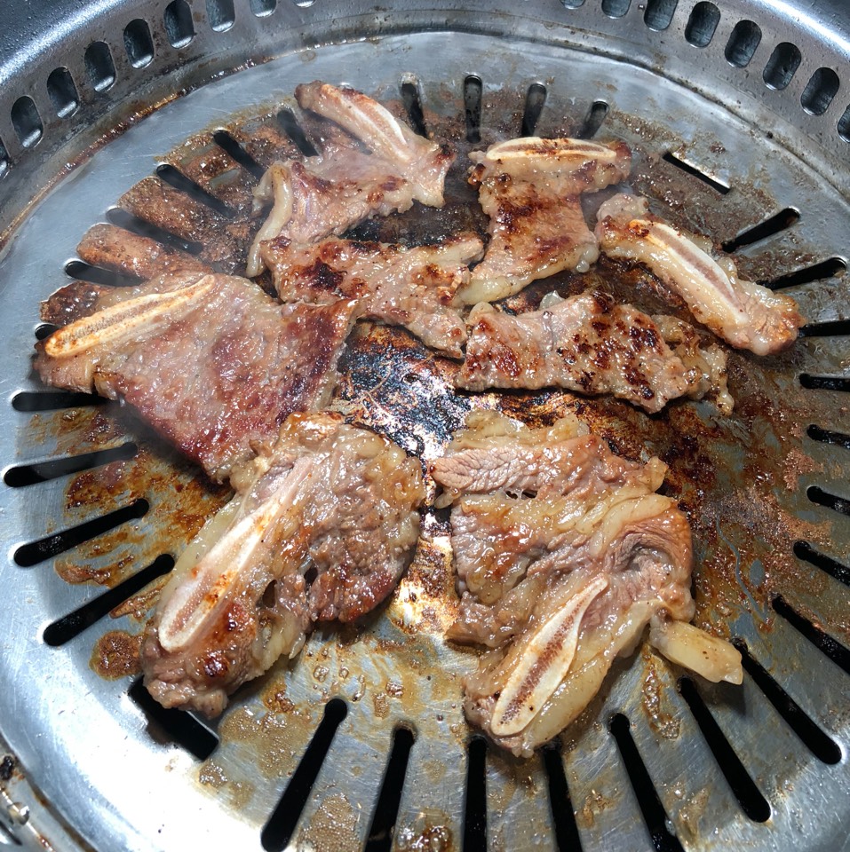LA Kalbi (Marinated Beef Short Rib) at OO-KOOK Korean BBQ on #foodmento http://foodmento.com/place/12120