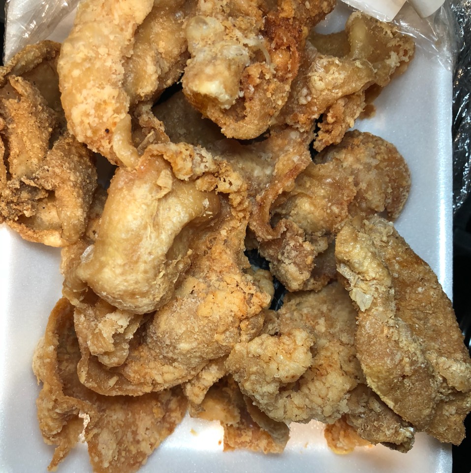 Fried Chicken Skin from Seafood City on #foodmento http://foodmento.com/dish/46930