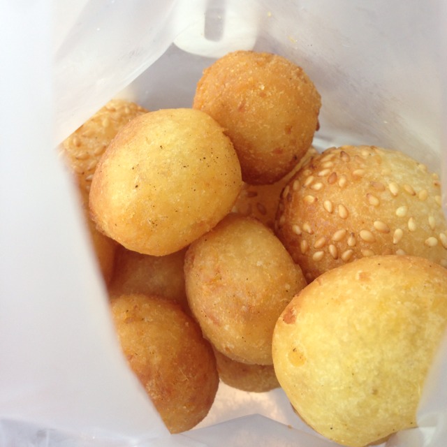 Fried Dough (Sesame, Plain) @ Entrance from ตลาดนัดจตุจักร (Chatuchak Weekend Market) on #foodmento http://foodmento.com/dish/4715