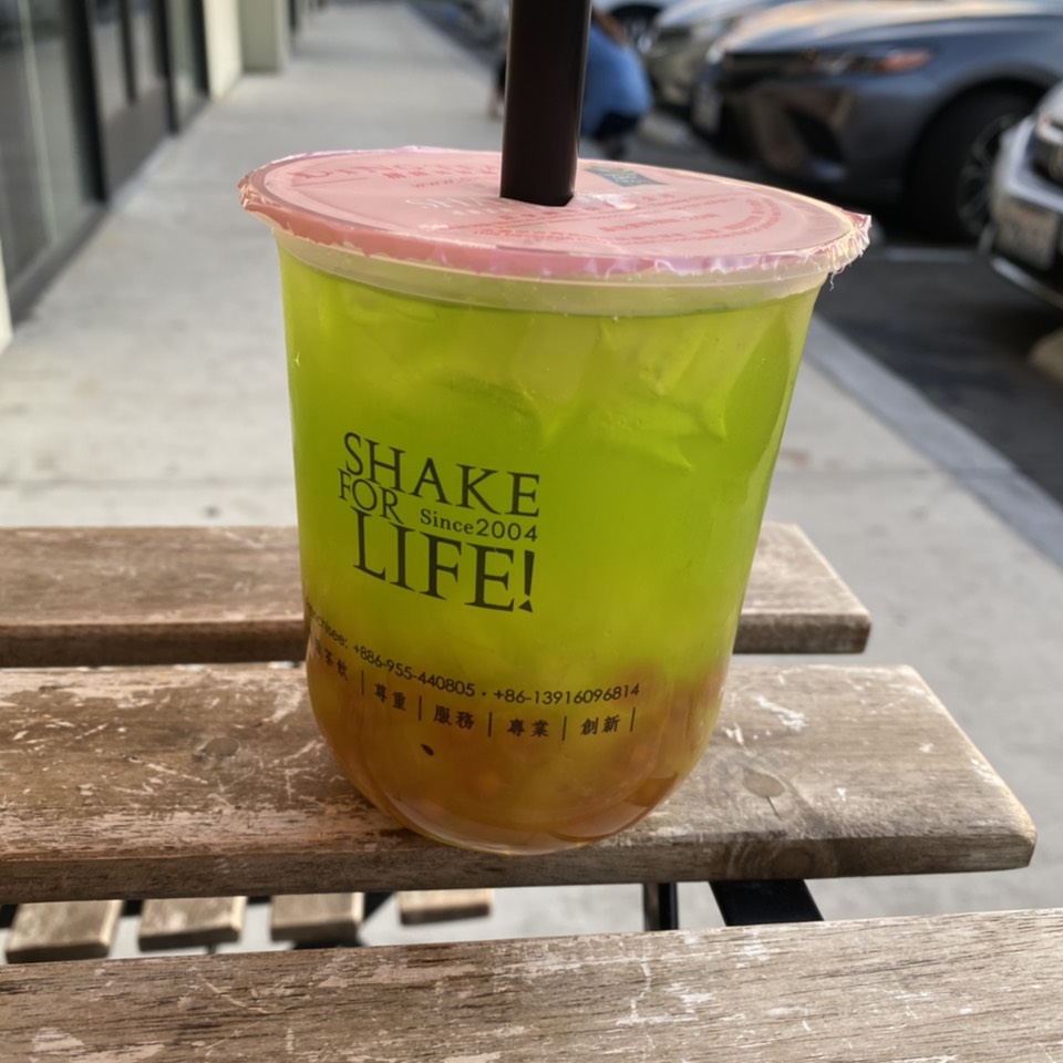 Aloe Vera Kiwi Juice at Ding Tea (CLOSED) on Foodmento