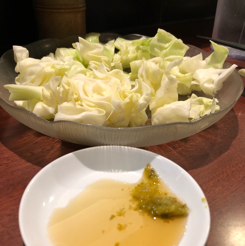 Cabbage (Free) from Shin-Sen-Gumi Yakitori on #foodmento http://foodmento.com/dish/47378