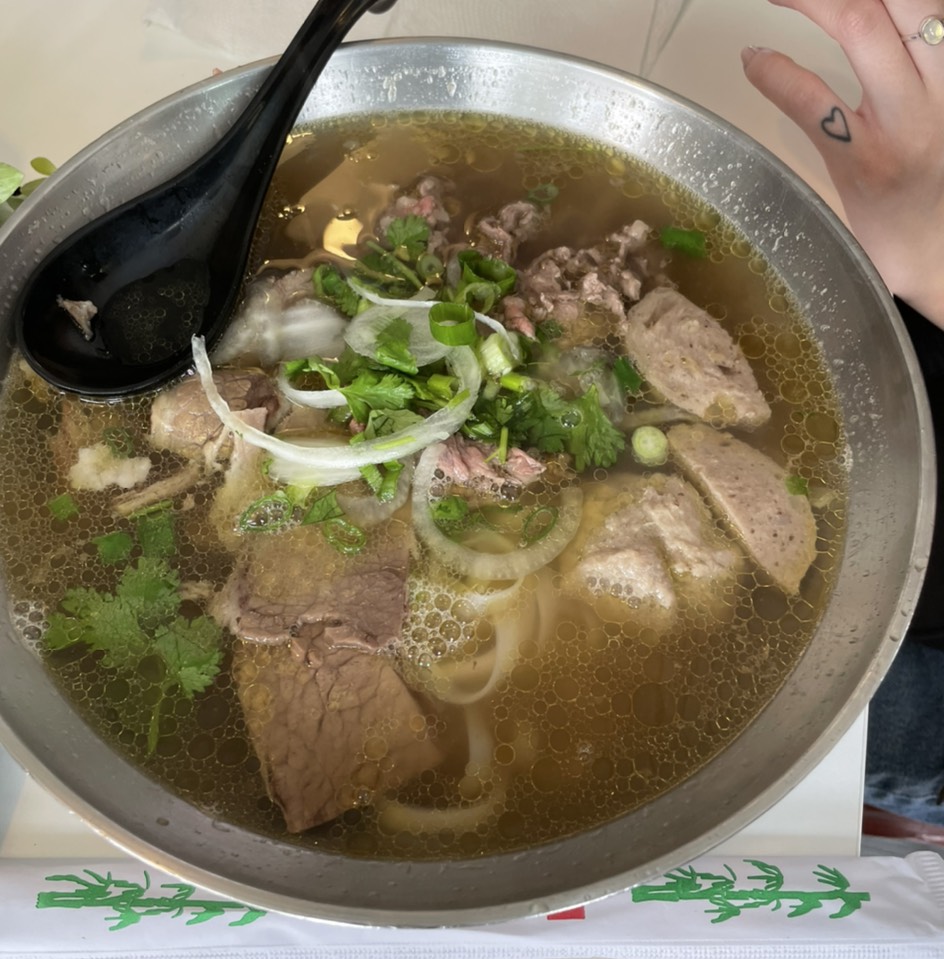 Pho Tai Chin (Steak, Brisket) from Phoholic on #foodmento http://foodmento.com/dish/51883