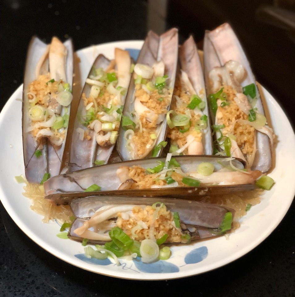Razor Clams (Special) at Ho Kee Cafe on #foodmento http://foodmento.com/place/12331