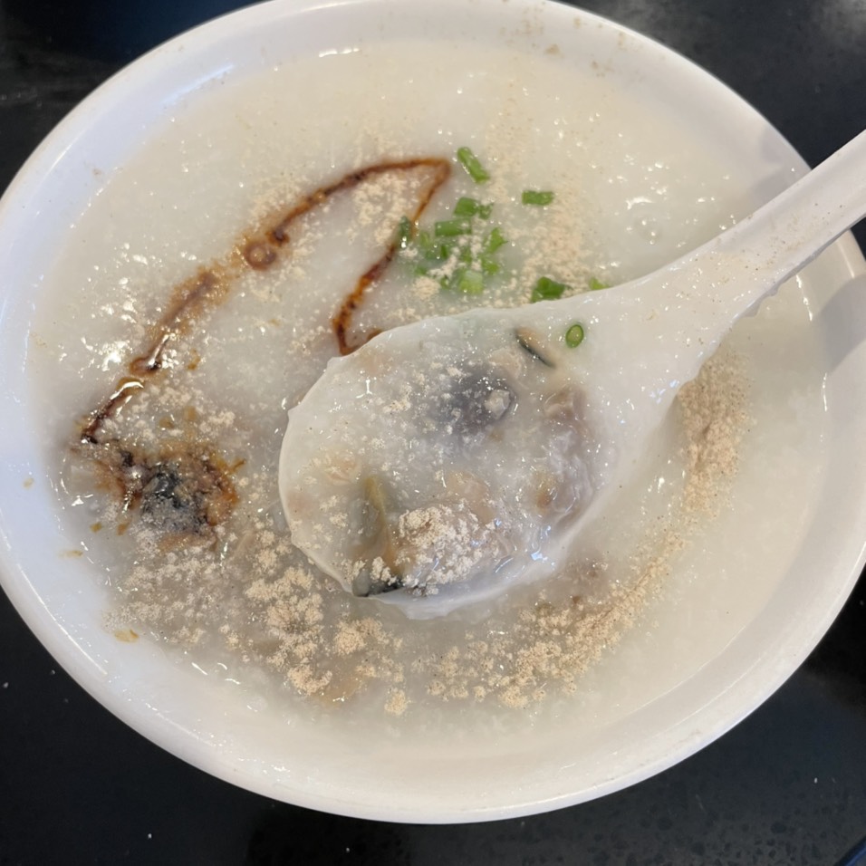 Sliced Pork & Preserved Egg Porridge at Ho Kee Cafe on #foodmento http://foodmento.com/place/12331