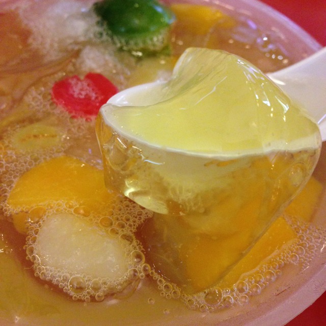 Ice Jelly @ Teck Kee Hot & Cold Desserts #31 from Adam Road Food Centre on #foodmento http://foodmento.com/dish/7942