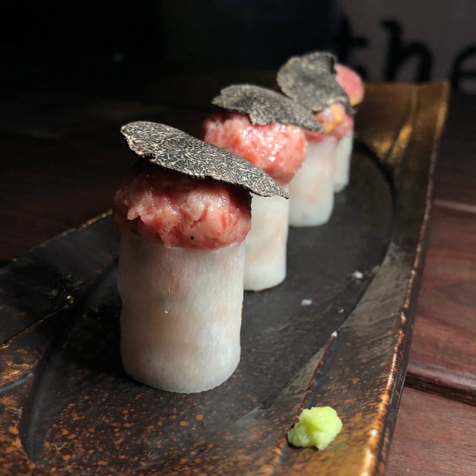 Wagyu Beef Sushi, Daikin, Black Truffle (Zuma Special) from Inko Nito (CLOSED) on #foodmento http://foodmento.com/dish/47772
