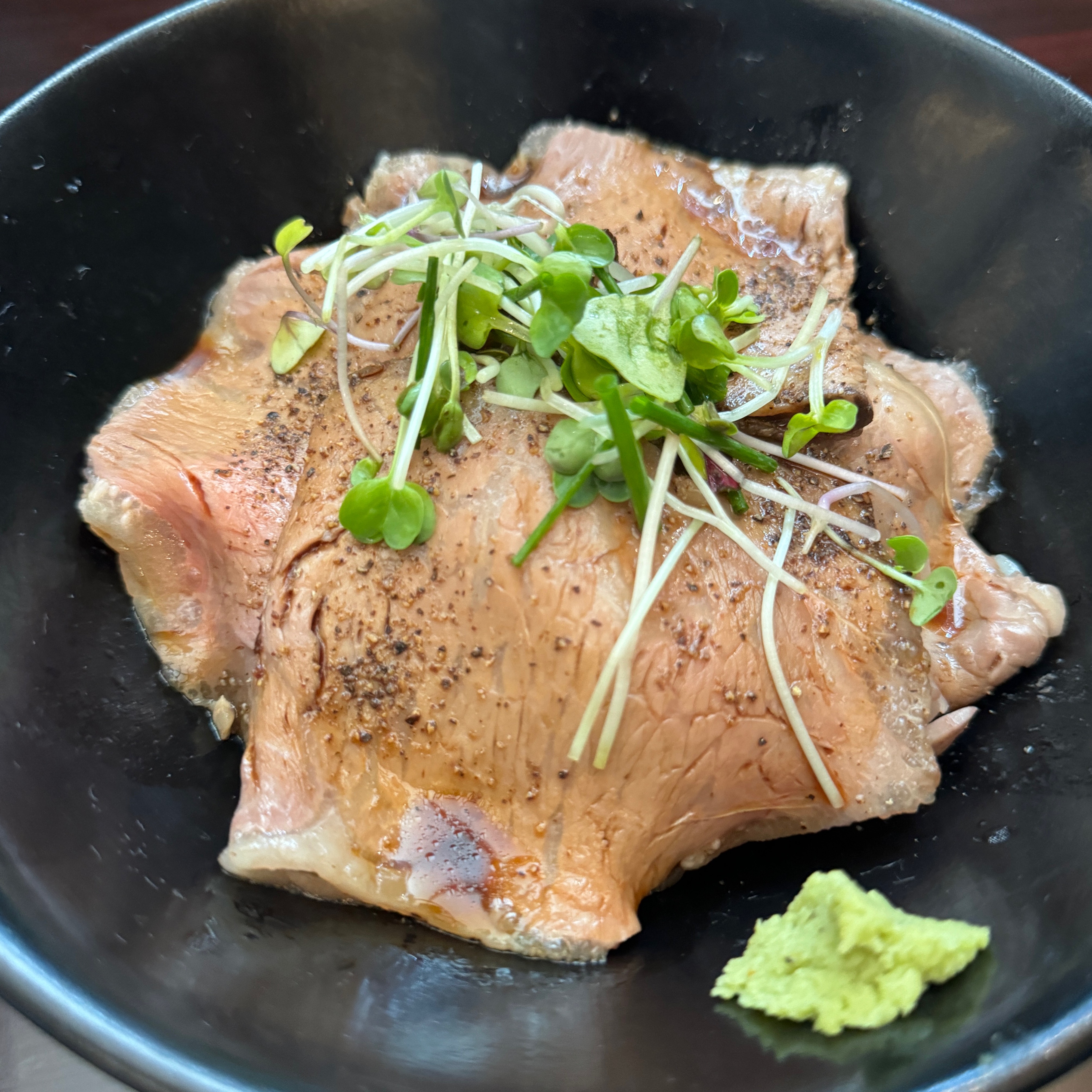 Roast Beef Bowl $19 from Wadatsumi on #foodmento http://foodmento.com/dish/47786