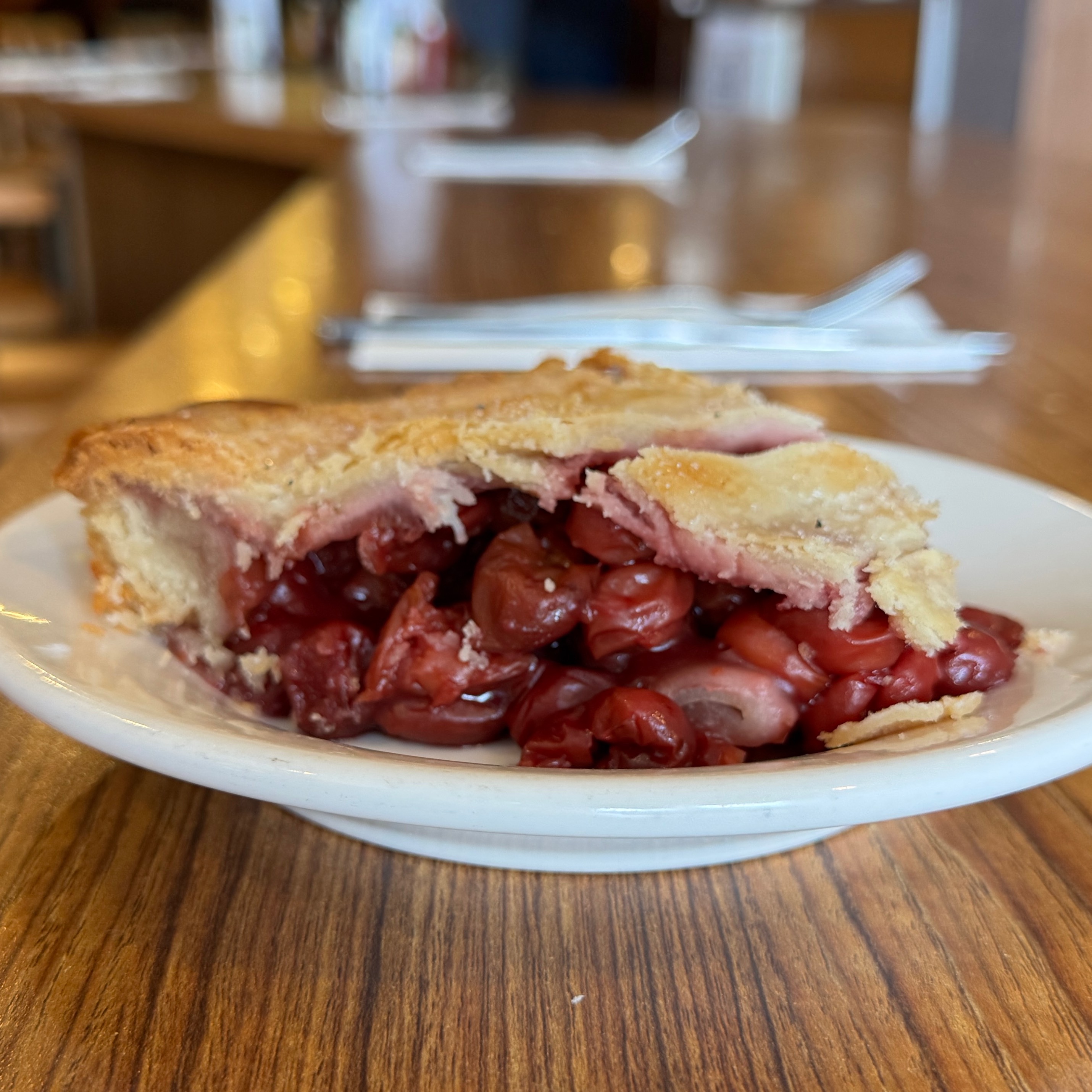 Cherry Pie $9.50 at Pie 'n Burger on #foodmento http://foodmento.com/place/12411