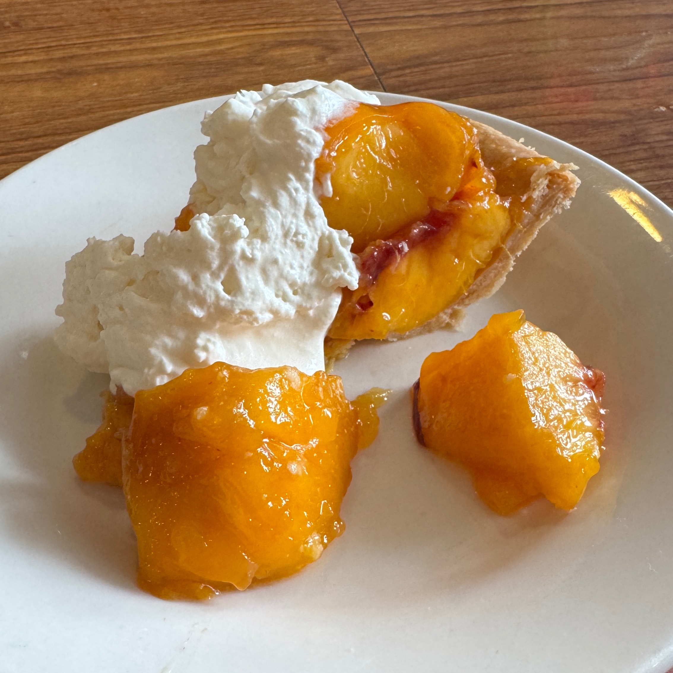 Fresh Peach Pie $9.50 at Pie 'n Burger on #foodmento http://foodmento.com/place/12411
