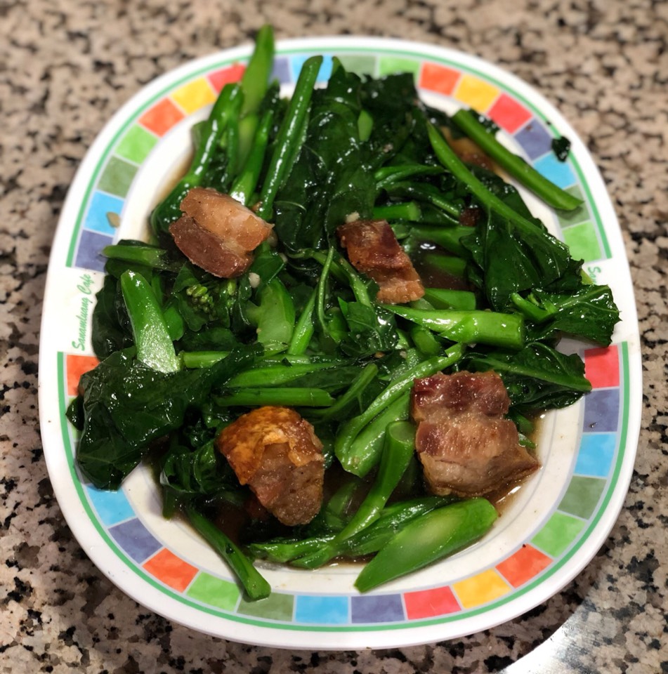 Ka Na Mu Krob (Chinese Broccoli, Pork Belly) from Sanamluang Café on #foodmento http://foodmento.com/dish/48252