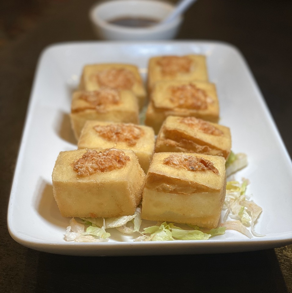 Deep Fried Bean Curd Stuffed With Shrimp from Hong Kong BBQ Restaurant on #foodmento http://foodmento.com/dish/49630