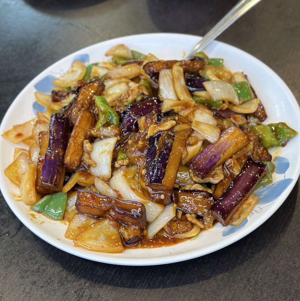 Eggplant & Pork With Garlic Sauce $18.50 at Hong Kong BBQ Restaurant on #foodmento http://foodmento.com/place/12574