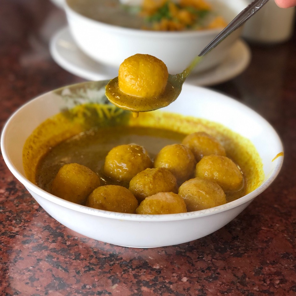 Curry Fish Balls at Delicious Food Corner on #foodmento http://foodmento.com/place/12610