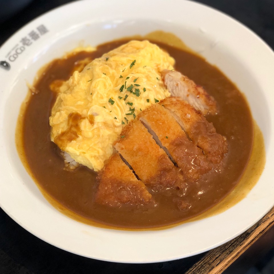 Chicken Cutlet Curry With Omelette Rice at Coco Ichibanya on #foodmento http://foodmento.com/place/12615