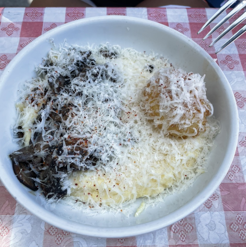 Creamy Polenta, Fried Egg, Mushroom, Parmesan $13.50 at Loupiotte Kitchen on #foodmento http://foodmento.com/place/12667