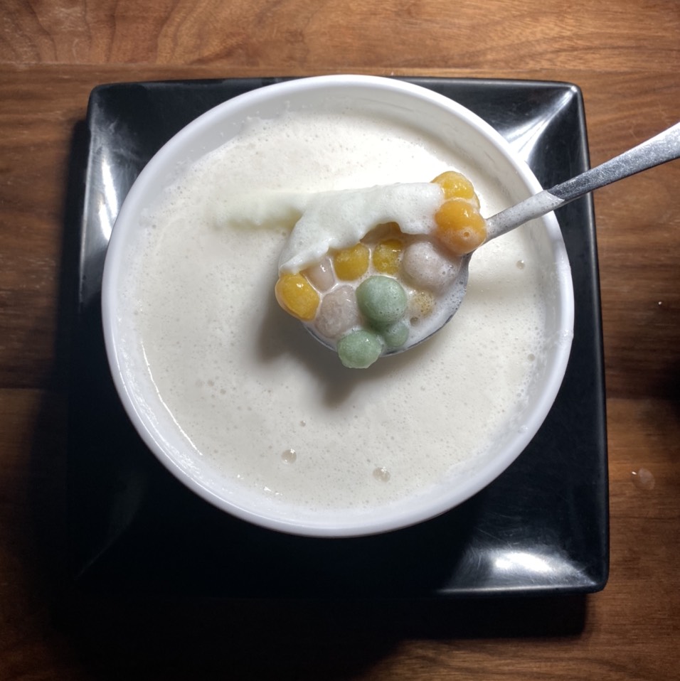 Bua-Loy (Glutinous Rice Flour, Sweet Coconut Milk, Egg) from Kruang Tedd on #foodmento http://foodmento.com/dish/49065
