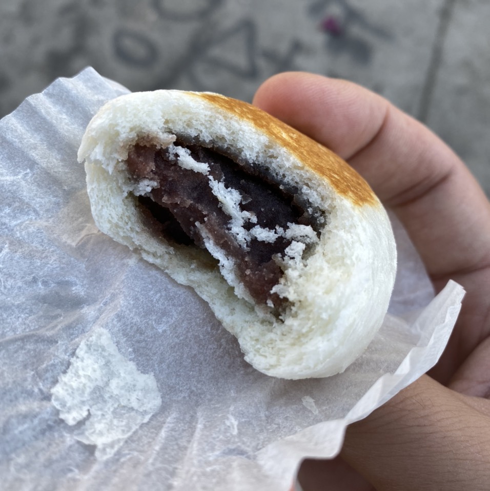 Yakiman (Red Bean) at Fugetsu-Do Sweet Shop on #foodmento http://foodmento.com/place/12701