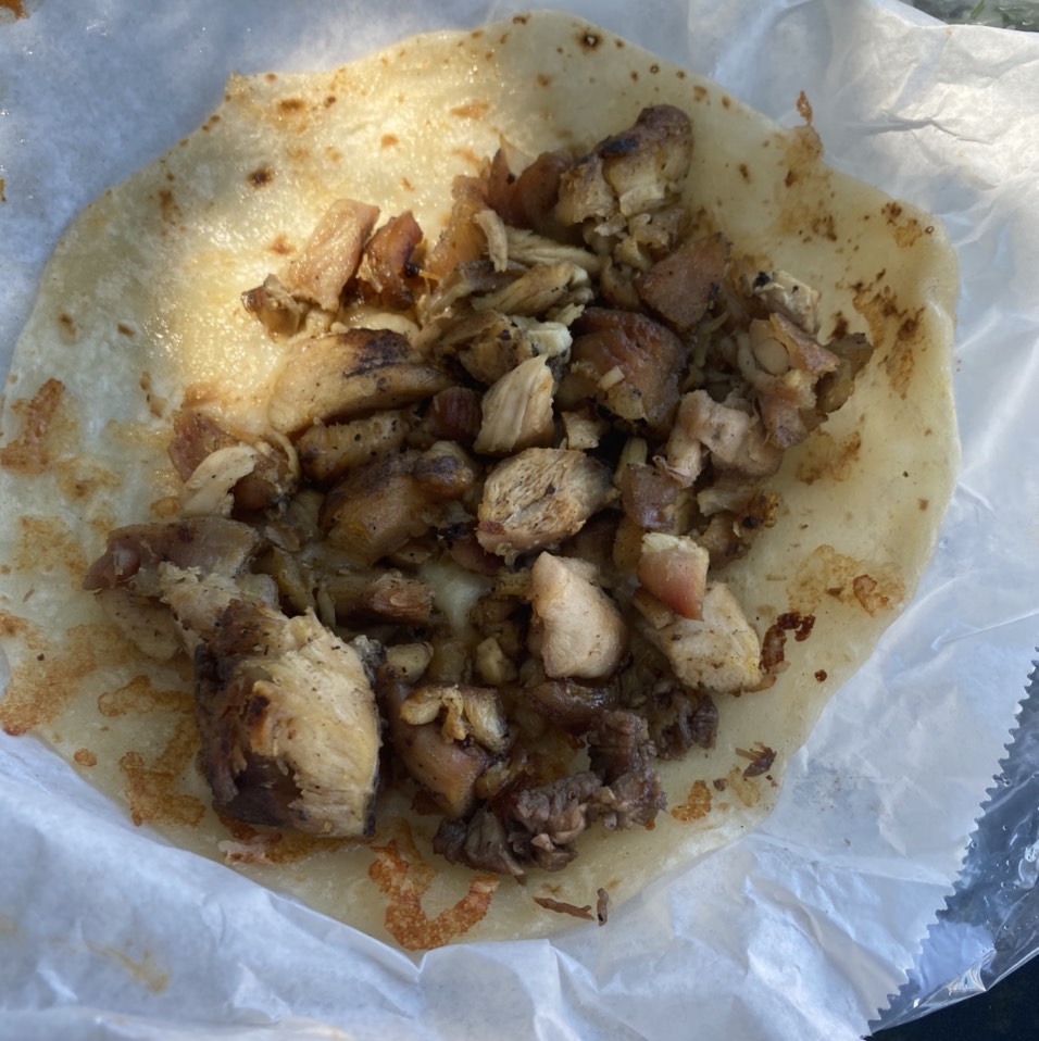Pollo Quesataco from El Ruso Tacos on #foodmento http://foodmento.com/dish/50422