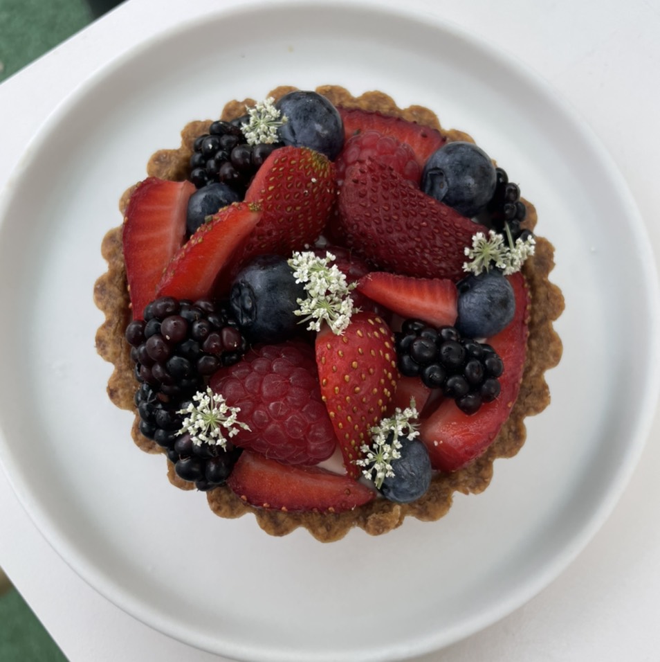 Fresh Berry Tart $14 from Yang’s Kitchen on #foodmento http://foodmento.com/dish/52428