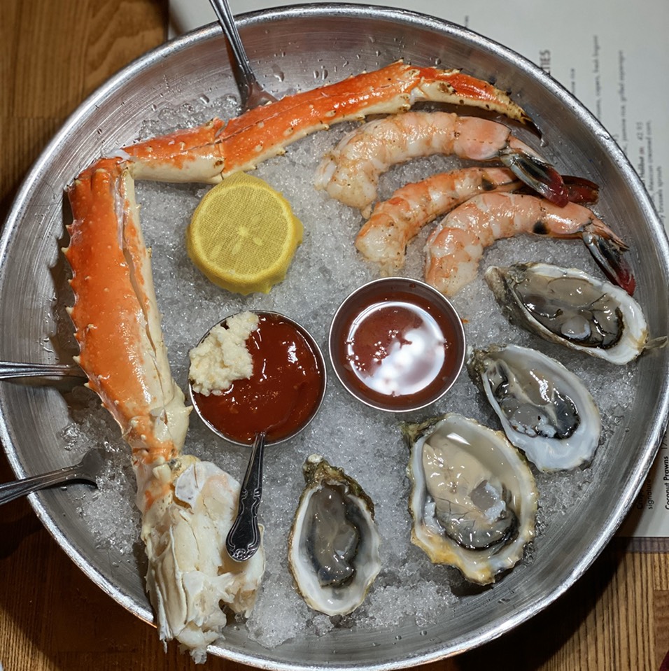 Chilled Seafood Sampler at Rock'N Fish on #foodmento http://foodmento.com/place/12735