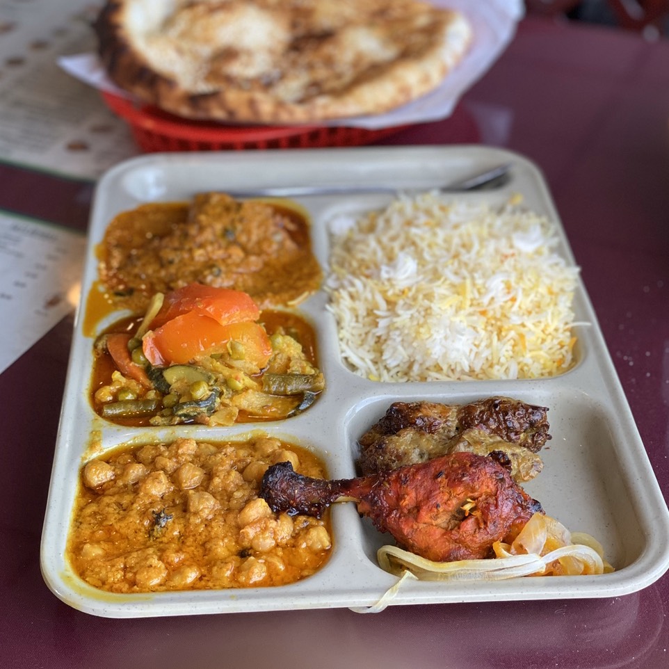 Lunch Special (Chicken Korma, Lentils, Tandoori Chicken, Seekh Kabob, Rice, Bread) from Al-Watan Halal Tandoori on #foodmento http://foodmento.com/dish/49257