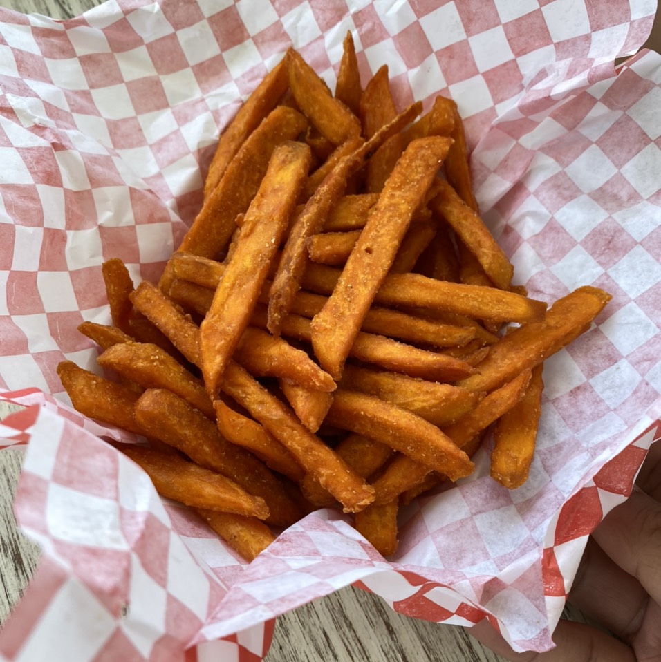 Sweet Potato Fries from Hotville Chicken on #foodmento http://foodmento.com/dish/50439