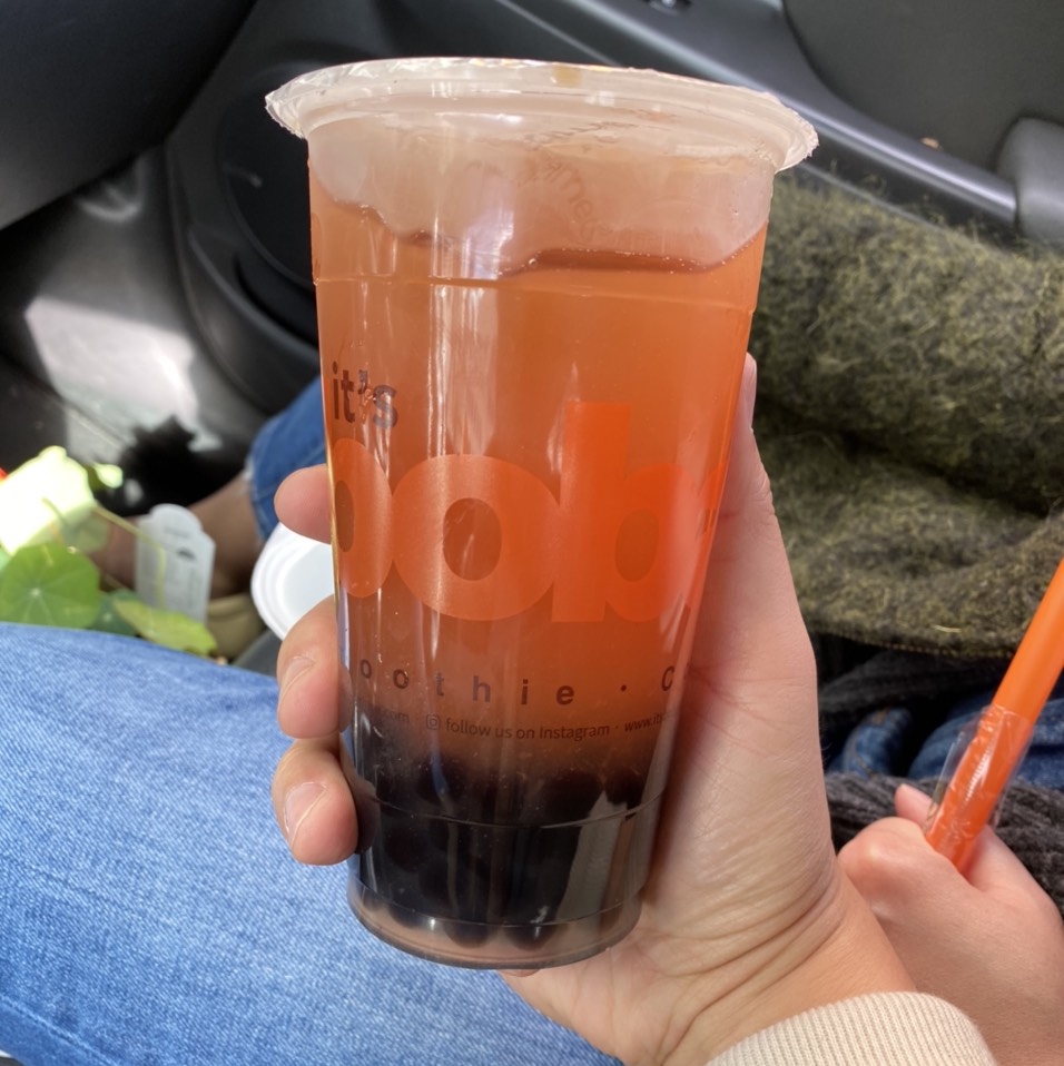 Guava Green Tea With Boba on #foodmento http://foodmento.com/dish/49909