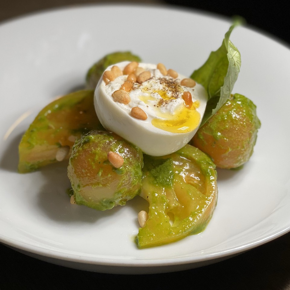 Burrata, Heirloom Tomatoes, Pesto from N10 Restaurant on #foodmento http://foodmento.com/dish/49898