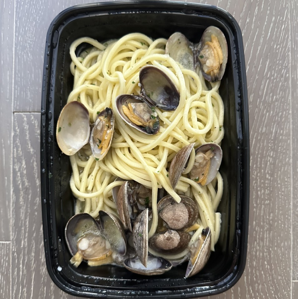 Spaghetti With Clams $20 on #foodmento http://foodmento.com/dish/54713