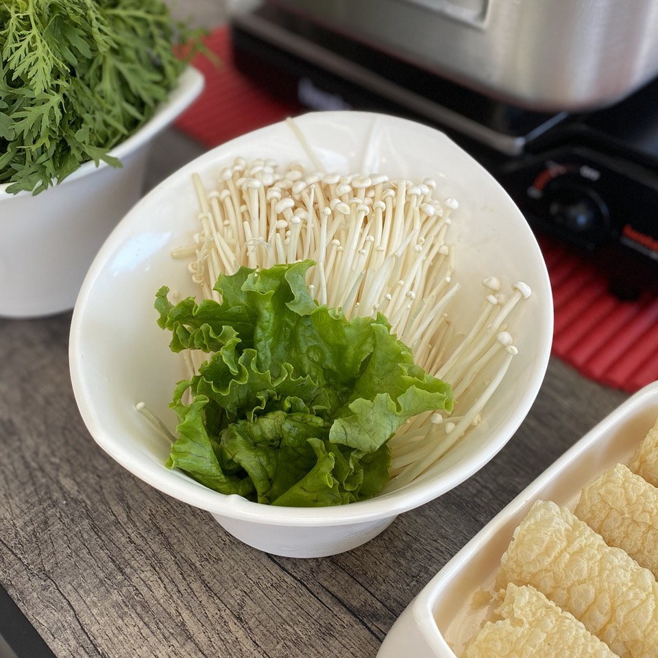 Enoki Mushroom at Hai Di Lao Hot Pot on #foodmento http://foodmento.com/place/12957