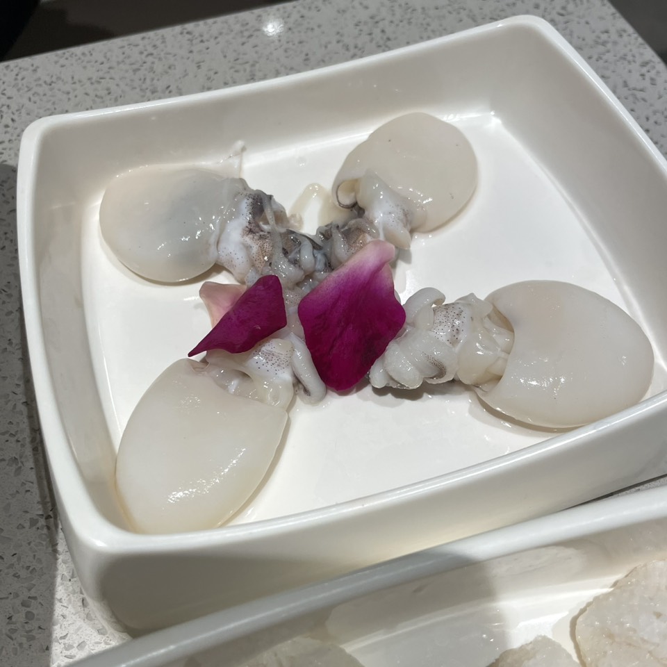 Baby Squid $4.50 (Half) at Hai Di Lao Hot Pot on #foodmento http://foodmento.com/place/12957