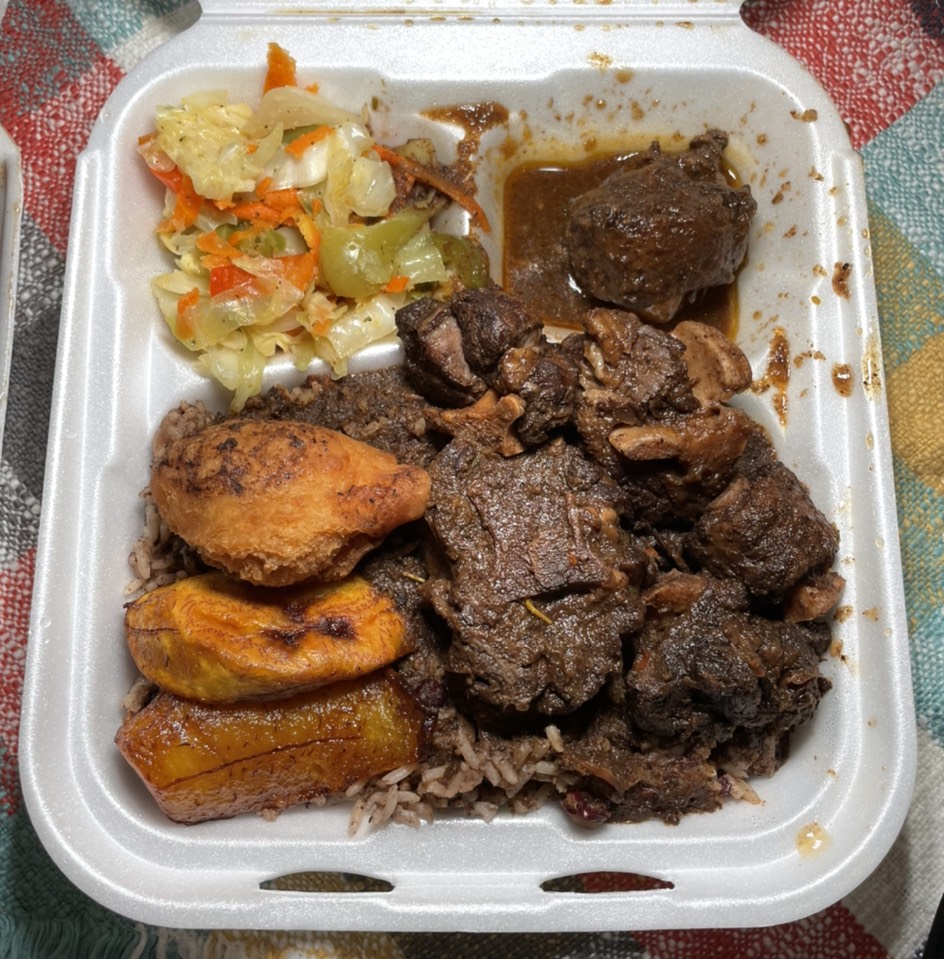Oxtail from Country Style Jamaican Restuarant on #foodmento http://foodmento.com/dish/50990