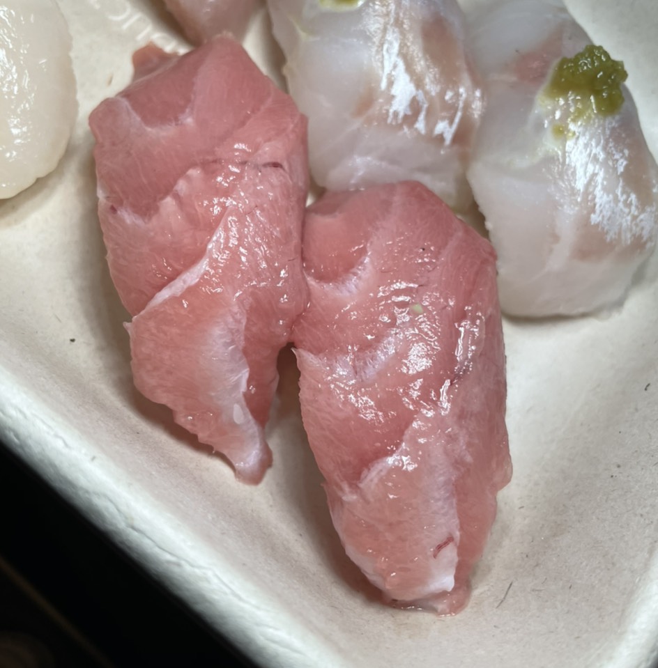 Chutoro Nigiri Sushi from Ichijiku Sushi on #foodmento http://foodmento.com/dish/51104