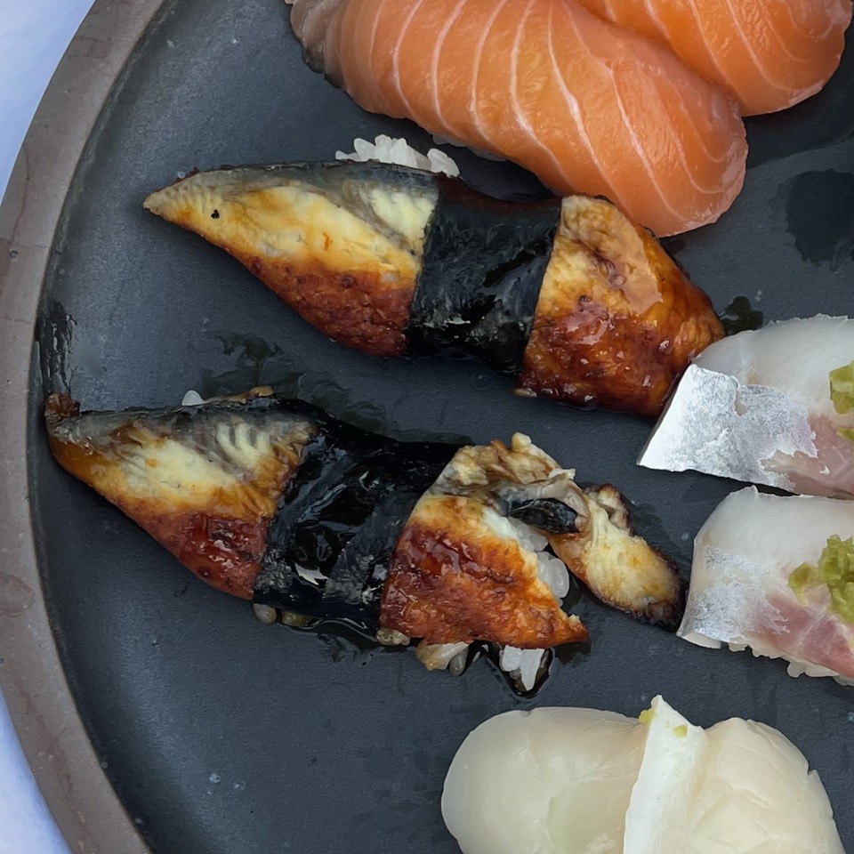 Eel Nigiri Sushi from Ichijiku Sushi on #foodmento http://foodmento.com/dish/51108