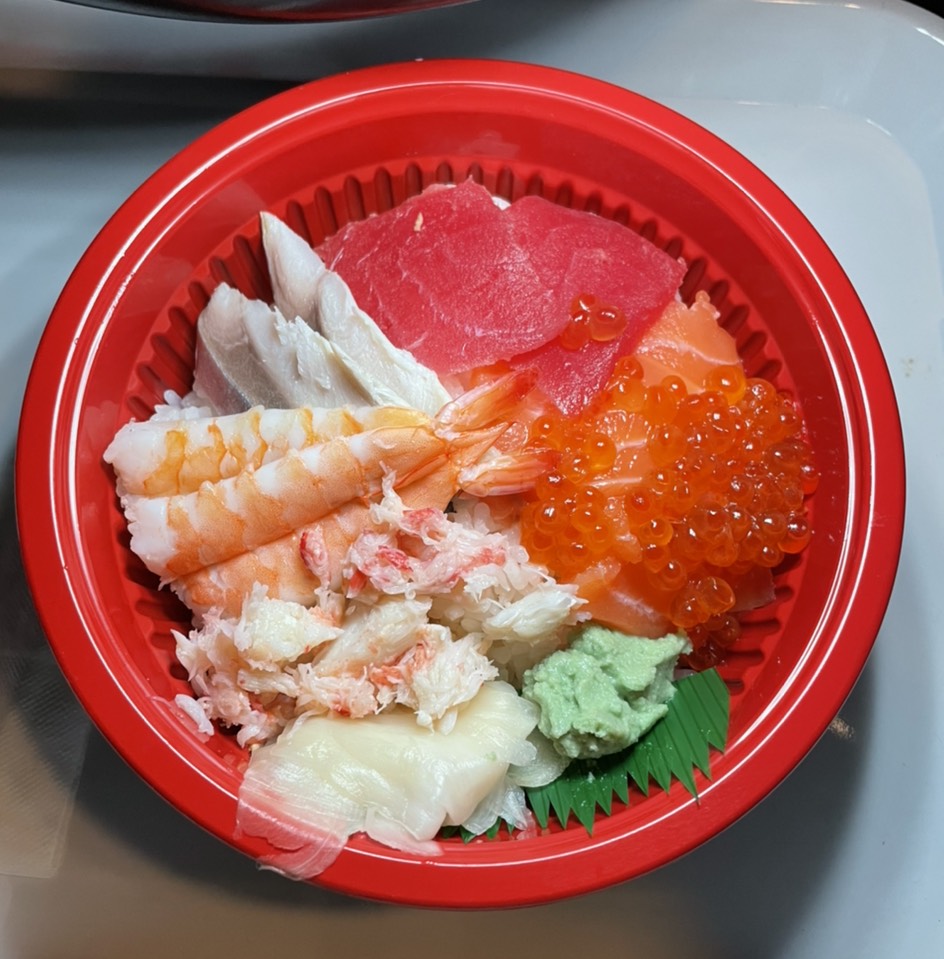 Variety Seafood Bowl on #foodmento http://foodmento.com/dish/51117