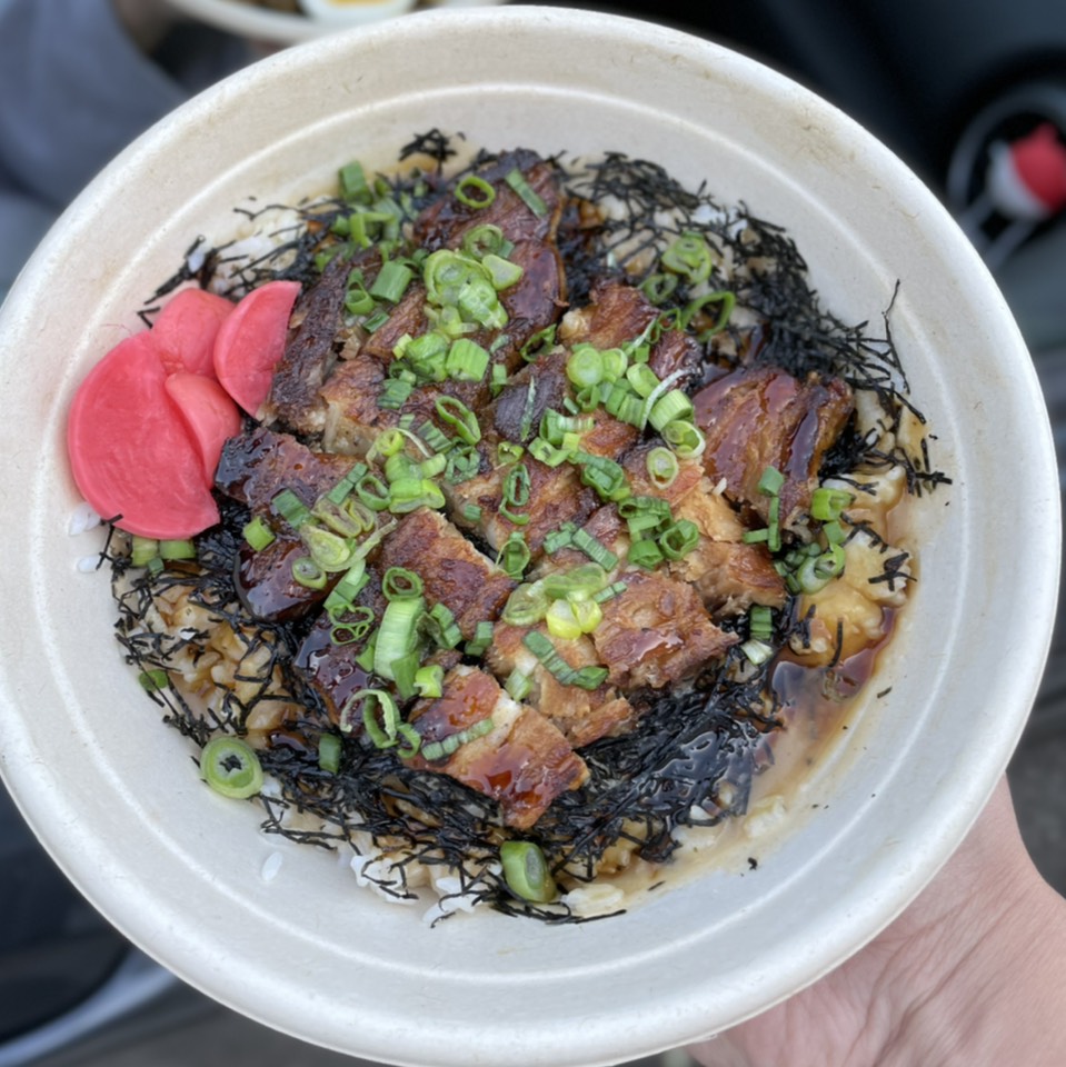 Pork Belly & Umami Gravy Bowl from Oi Asian Fusion on #foodmento http://foodmento.com/dish/51153