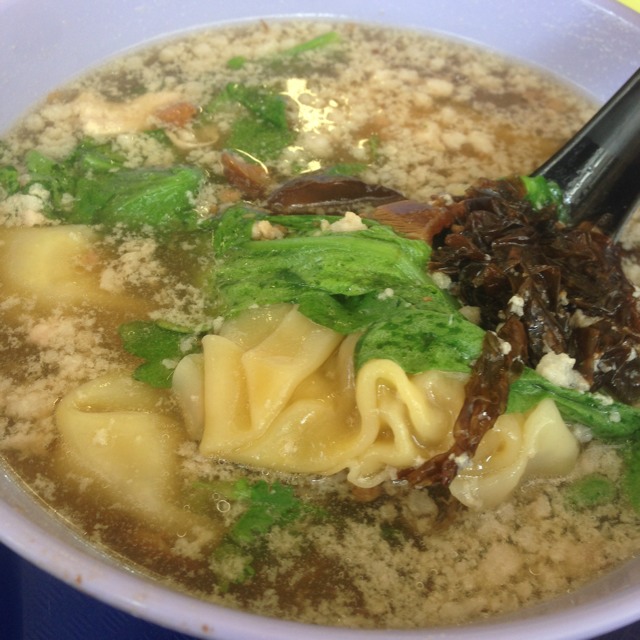 Teochew Dumpling Soup @ Ah Kow Mushroom Minced Pork Mee #02-42 at Hong Lim Complex Market & Food Centre 芳林巴刹与熟食中心 on #foodmento http://foodmento.com/place/1316