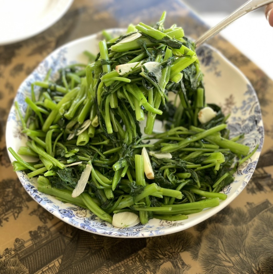 Tong Choy With Garlic on #foodmento http://foodmento.com/dish/51386