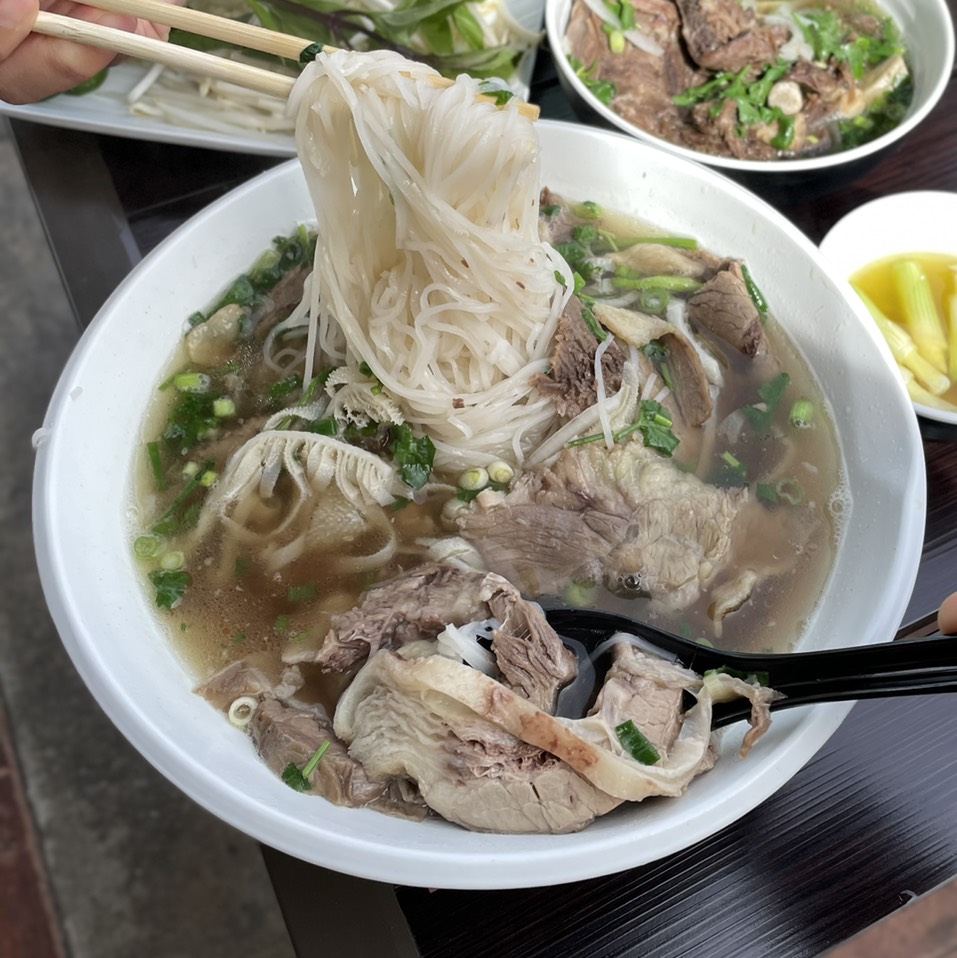 Pho Noodle Soup (Gau, Sach, Ve) on #foodmento http://foodmento.com/dish/51366