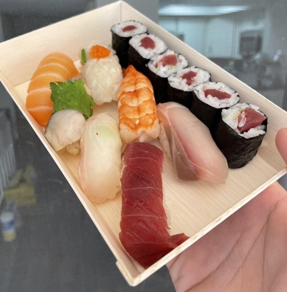 7 PC Nigiri Sushi Set from Sushi Tama on #foodmento http://foodmento.com/dish/51634