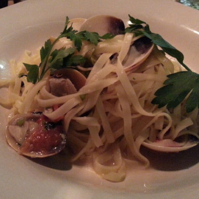 Vongole Tagliolini (Steamed Manila Clams) at Jamie's Italian (CLOSED) on #foodmento http://foodmento.com/place/1334