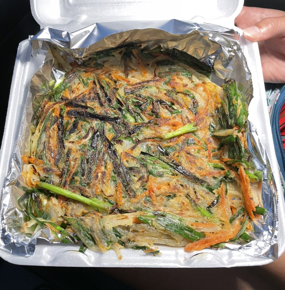 Pajeon (Pancake) from Hyesung Noodle House (CLOSED) on #foodmento http://foodmento.com/dish/51757