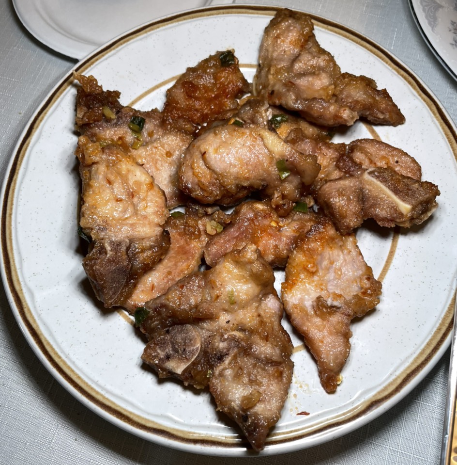 Salt Baked Pork Chops at Jumbo Seafood on #foodmento http://foodmento.com/place/13467