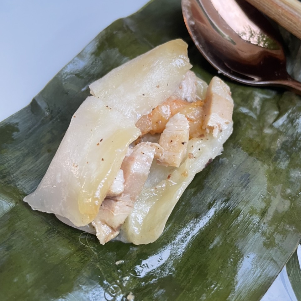Banh Bot Loc (Shrimp & Pork Tapioca Dumpling) from Van Da on #foodmento http://foodmento.com/dish/52179