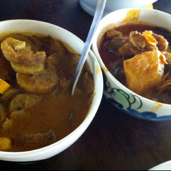 Warrior Chicken Curry & Banana Curry from Poison Ivy Bistro on #foodmento http://foodmento.com/dish/381